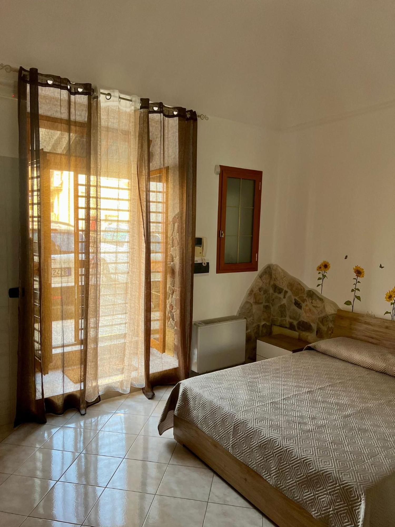 Dimora Cuoccio Bed & Breakfast บารี ภายนอก รูปภาพ