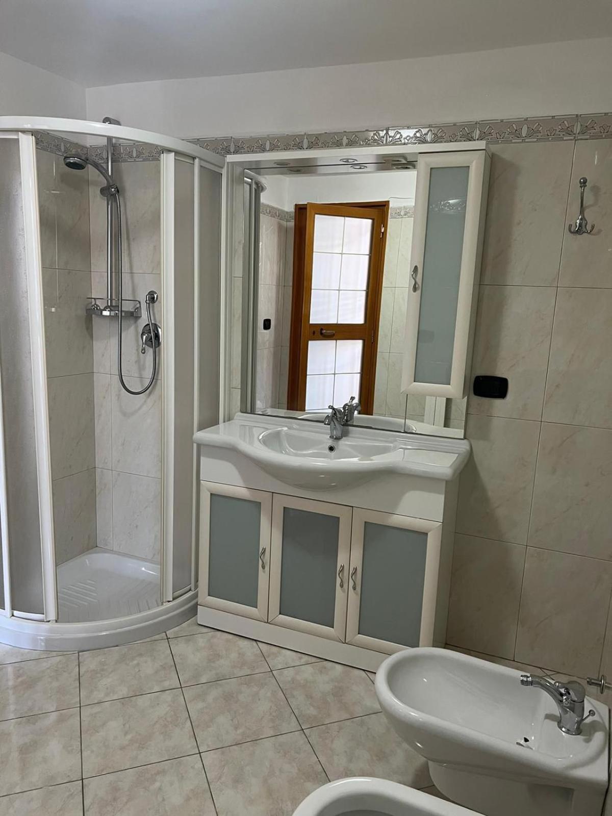 Dimora Cuoccio Bed & Breakfast บารี ภายนอก รูปภาพ